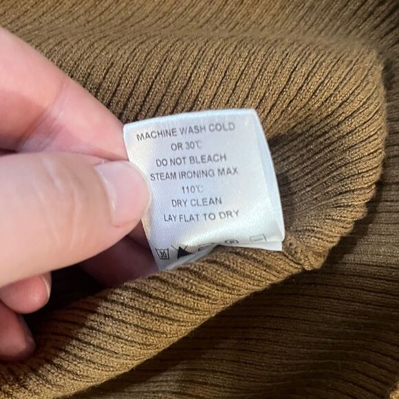 Lovers + Friends Niko Turtleneck Sweater Fitted Ribbed Camel Brown Medium - Picture 8 of 9